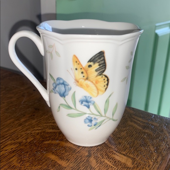 Lenox Butterfly “Monarch” Mug - Picture 2 of 5